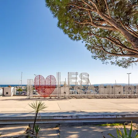 Les Grillons By Interhome